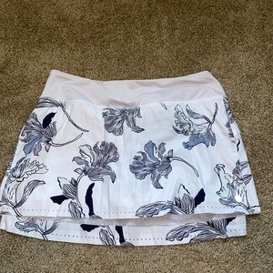 Athleta tennis skirt size M